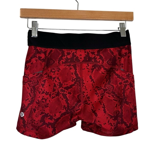 Lululemon Womens What The Sport Short Sz 4 Mini Ziggy Snake Red Tide Cranberry - Picture 4 of 10